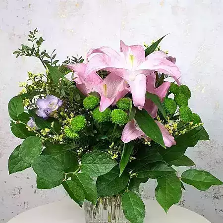 Букет розовых лилий