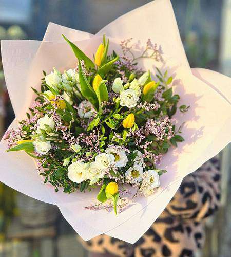 Kytice Žluté tulipány s Eustomou