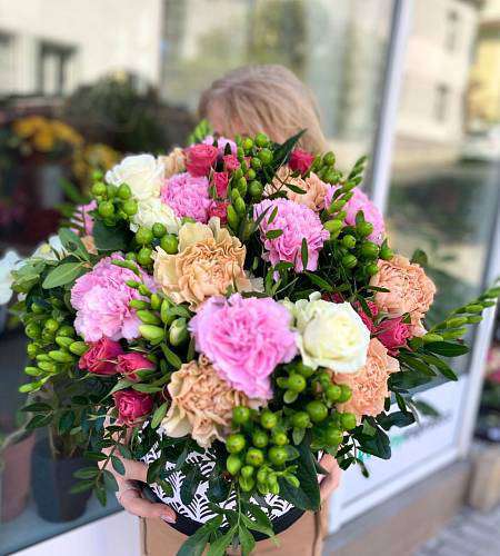 Flower box Carnation