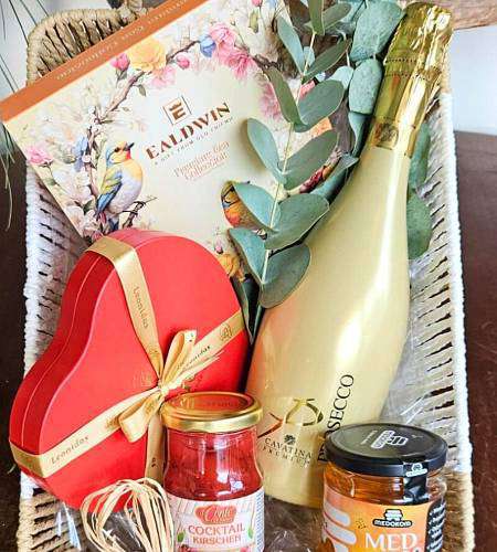 Tin gift basket