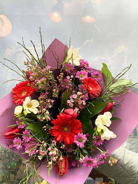 Valentine's romance with gerberas 1