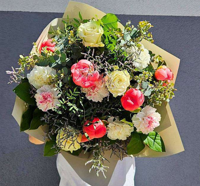 Romantic peony bouquet