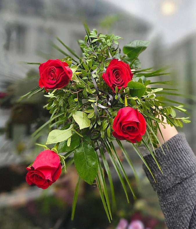 Funeral bouquet of red roses 4 pcs