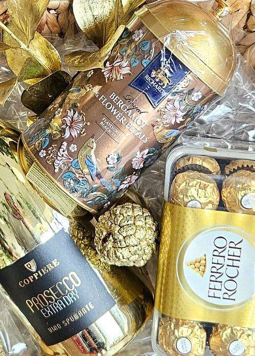 Christmas Golden Basket 1