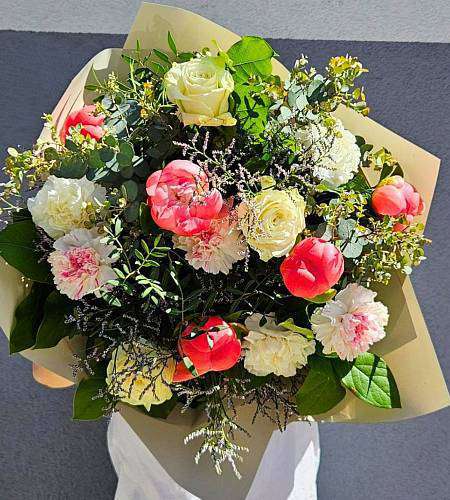 Kytice Romantická pivoňka