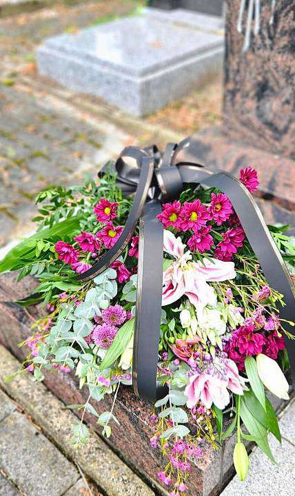 Smuteční kytice Fialové chryzantémy 1