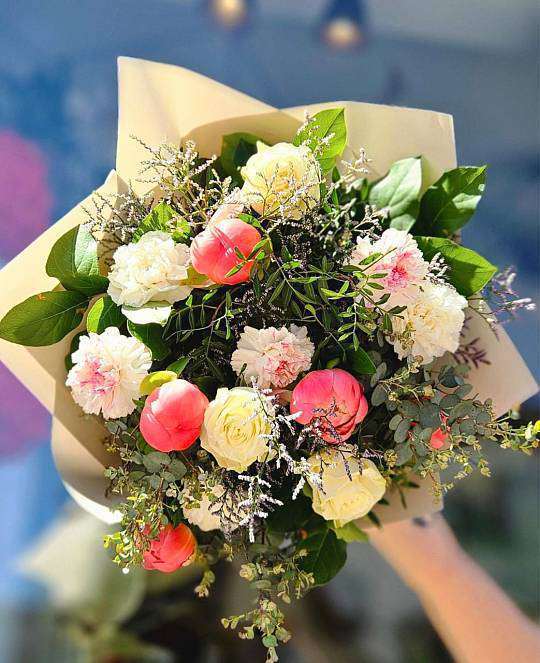 Romantic peony bouquet 1