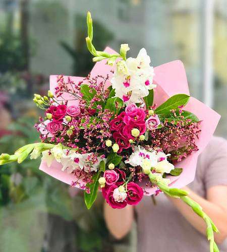Raspberry Gladiolus Bouquet