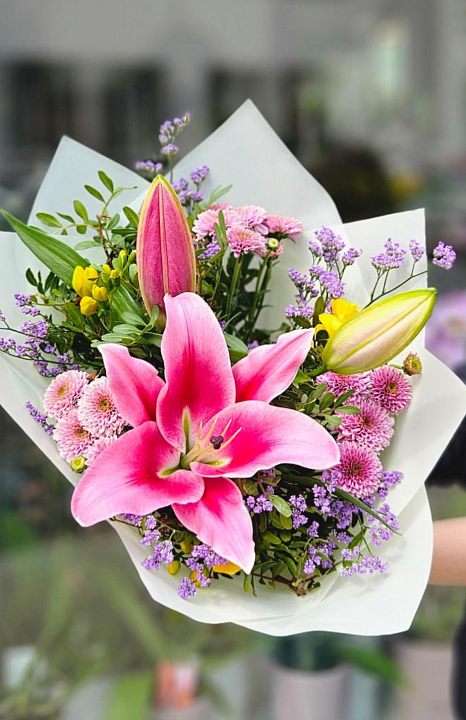Bouquet of pink lilies 1