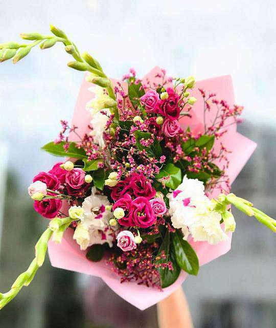 Raspberry Gladiolus Bouquet 1