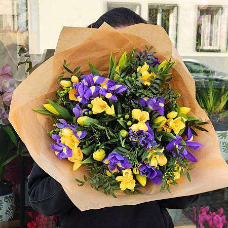 Žluto modrá kytice