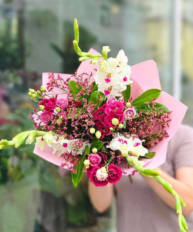 Raspberry Gladiolus Bouquet