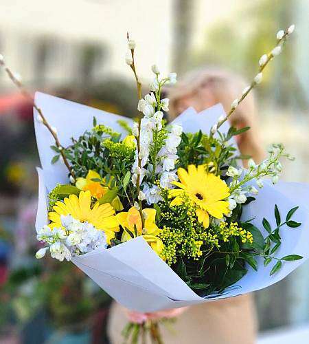 Jarní kytice Vlašťovka