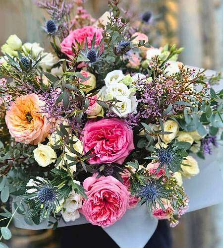Винтажный букет: пионы, розы и эрингиум (XXL)