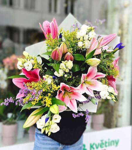 Star Lily with Eustoma