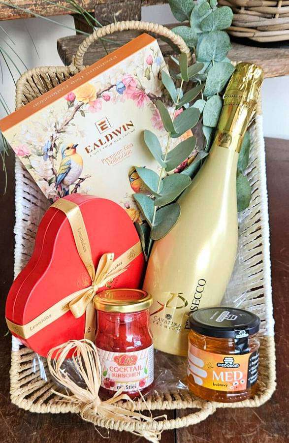 Tin gift basket