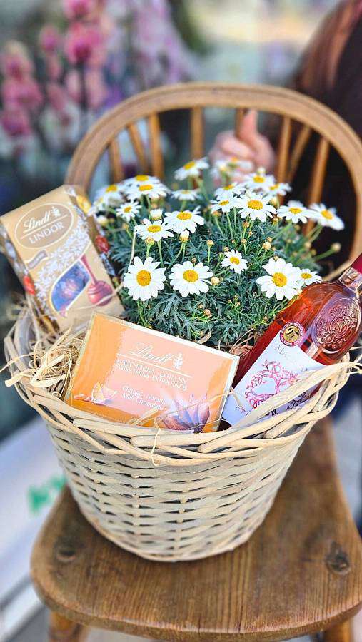 Daisy basket