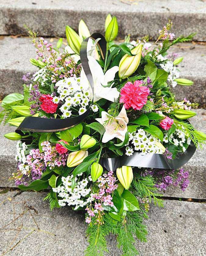 Funeral floor bouquet