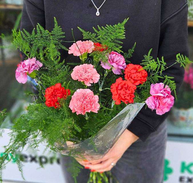 Kytice k MDŽ Karafiát