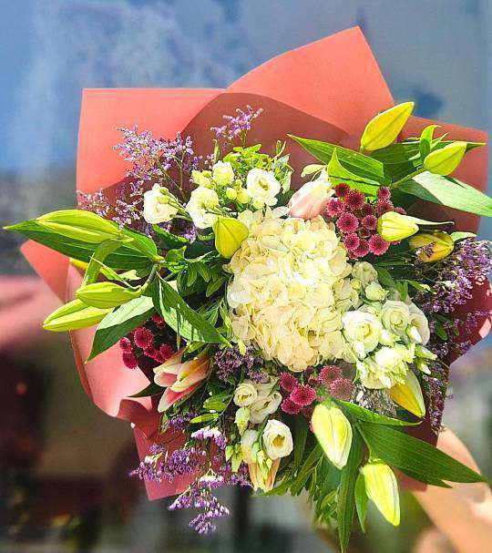 Bouquet of white hydrangea 1