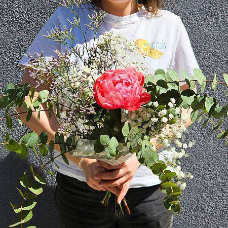 Kytice Pivoňka v eukalyptu