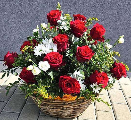 Basket of roses 1