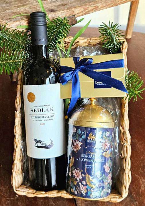 The Blue Gift Basket 1