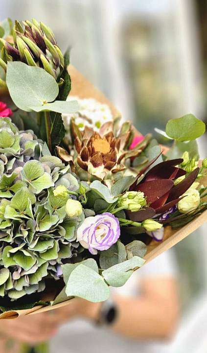 Bouquet of Autumn Protea 1