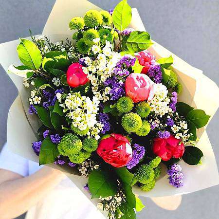 Kytice Vysmátá Pivoňka