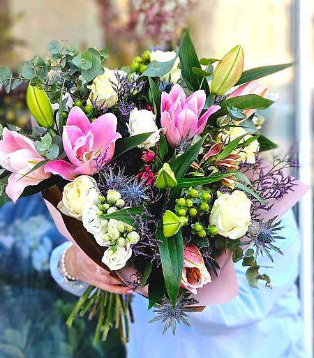 Открытые лилии