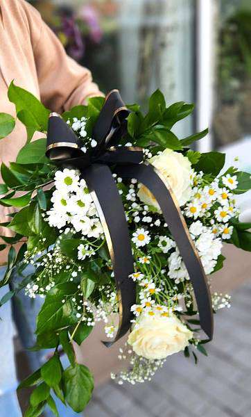 Mourning White bouquet to be placed