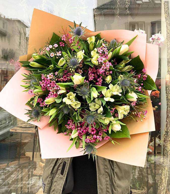 Kytice Tulipán v bodláčí