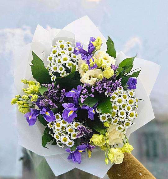 Букет фиолетовых ирисов 1