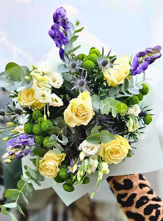 Blue and white dream bouquet 1