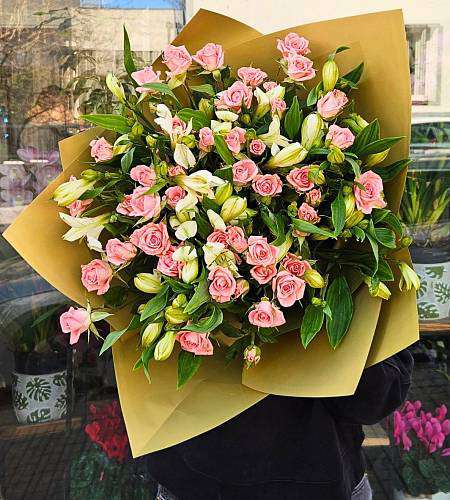 Hazel Rose  with alstromeria