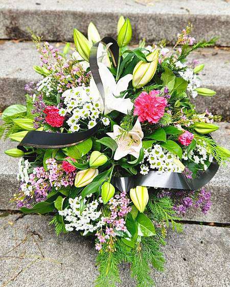 Funeral floor bouquet