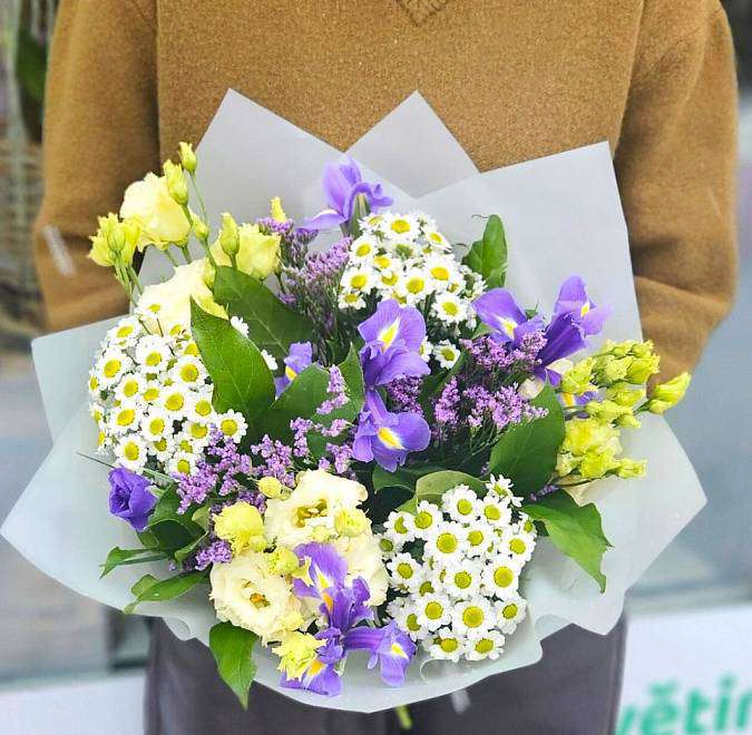 Букет фиолетовых ирисов